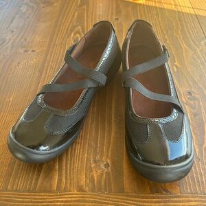 Lands' End Black Patent Leather Flats